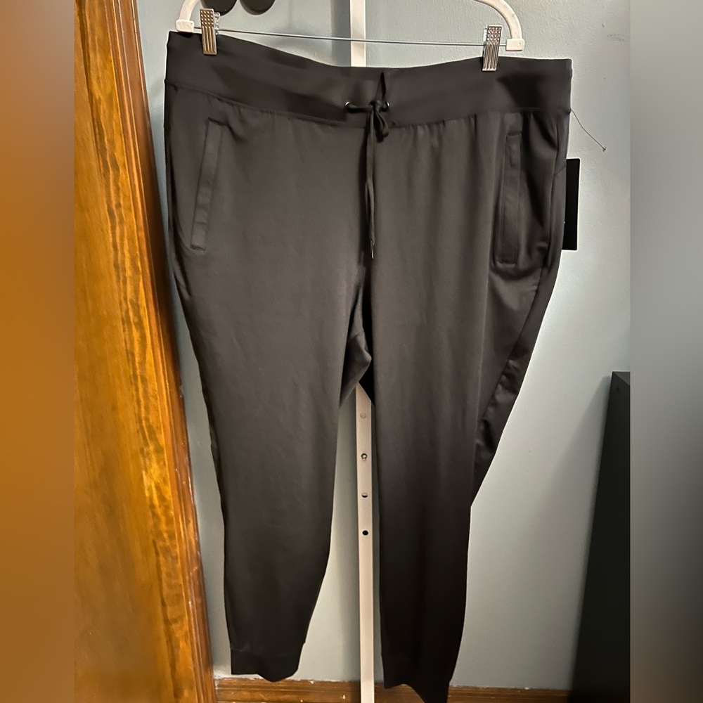 Yogalicious Lux Black Athletic Joggers NWT 1X